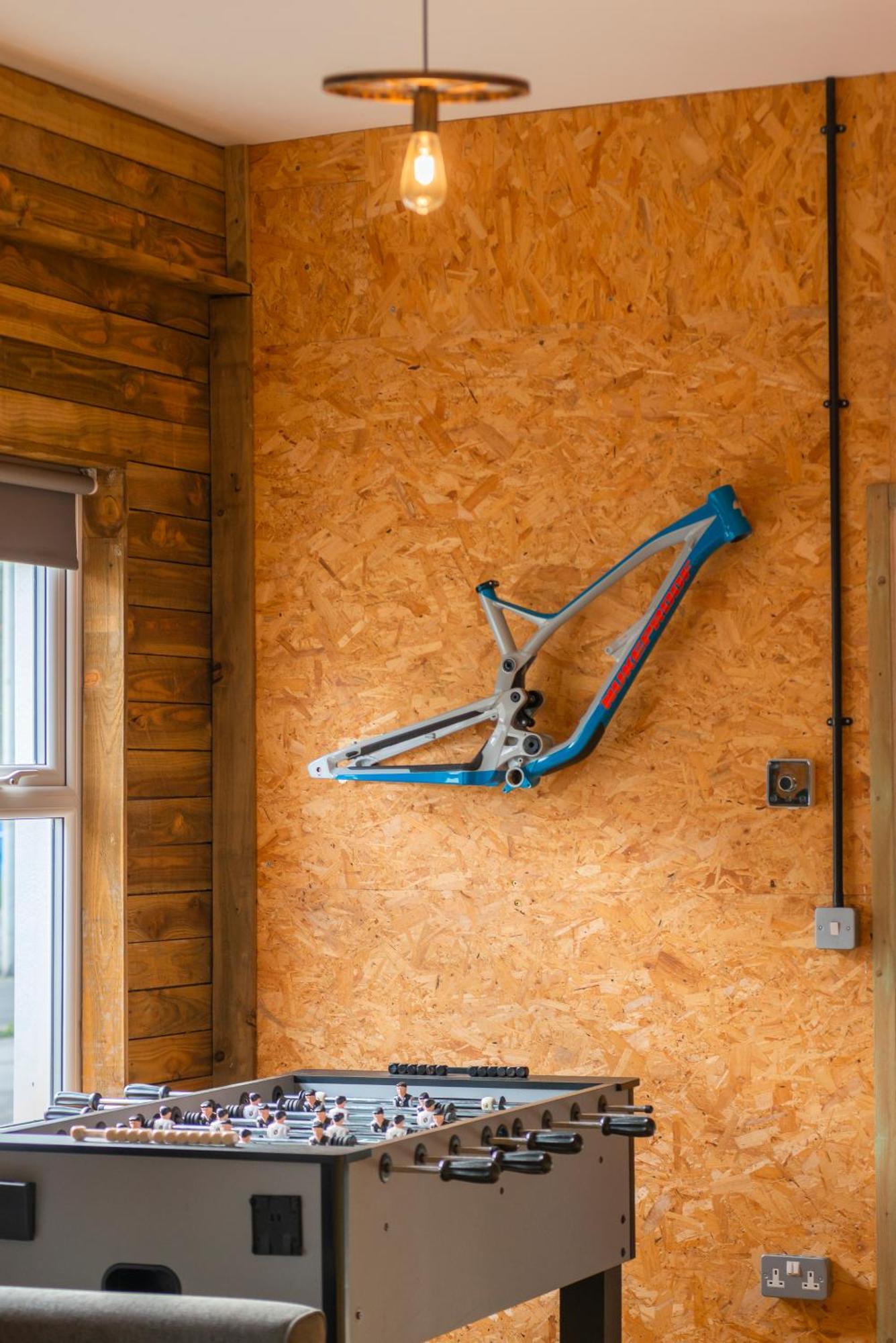 Riverside Great House In The Afan Forest Bike Park By Staystaycations Glyncorrwg Extérieur photo