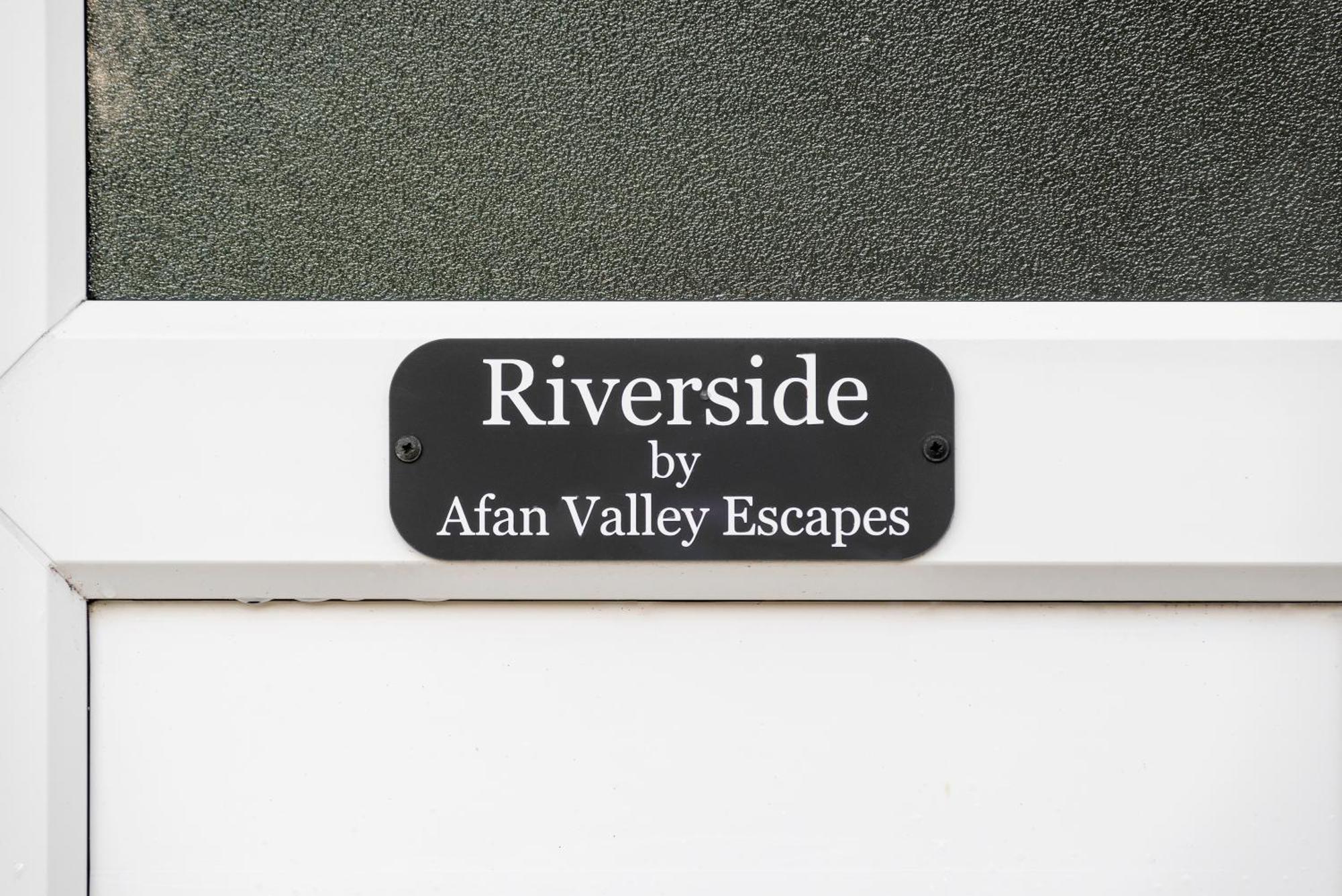 Riverside Great House In The Afan Forest Bike Park By Staystaycations Glyncorrwg Extérieur photo