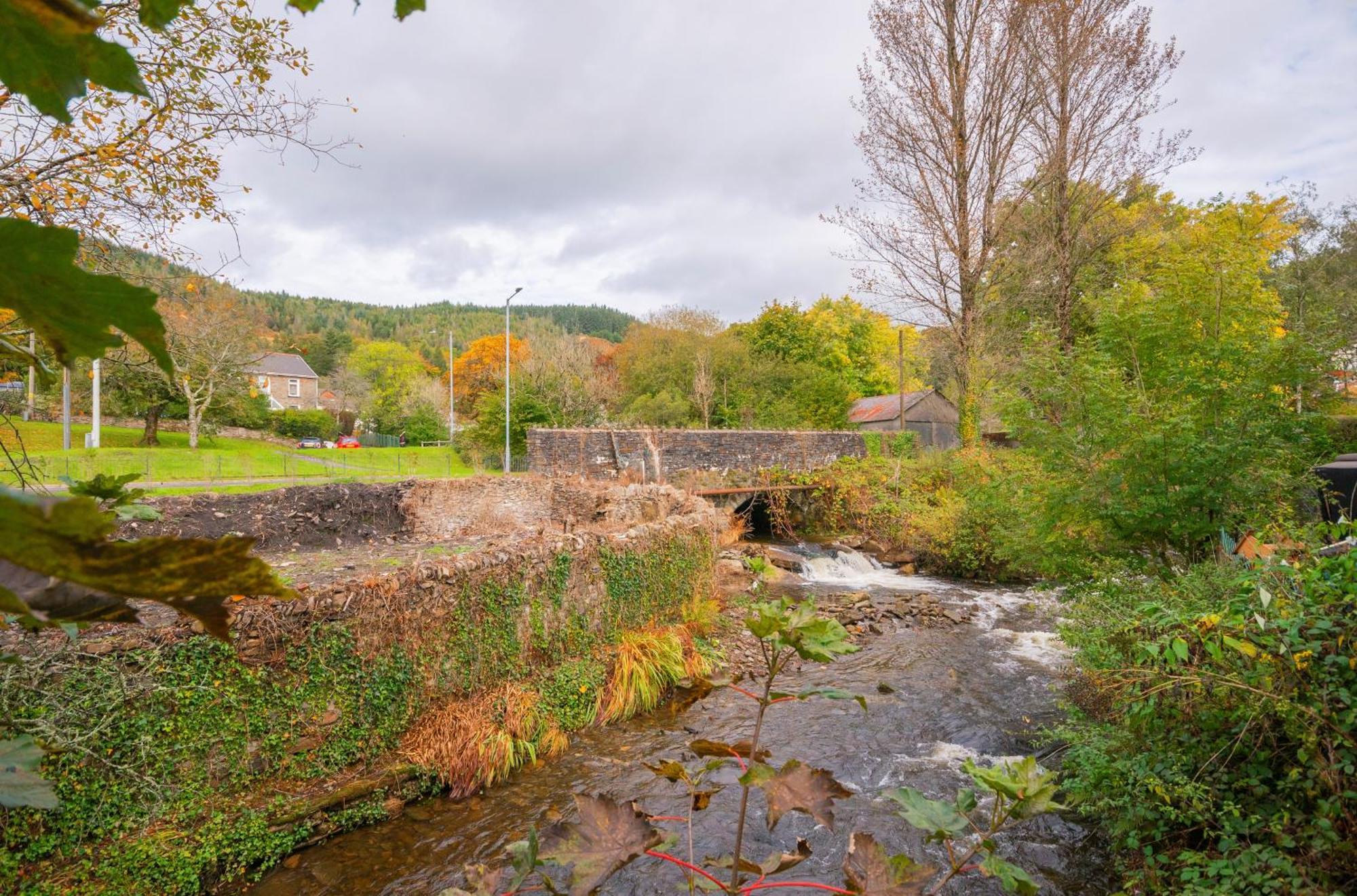Riverside Great House In The Afan Forest Bike Park By Staystaycations Glyncorrwg Extérieur photo